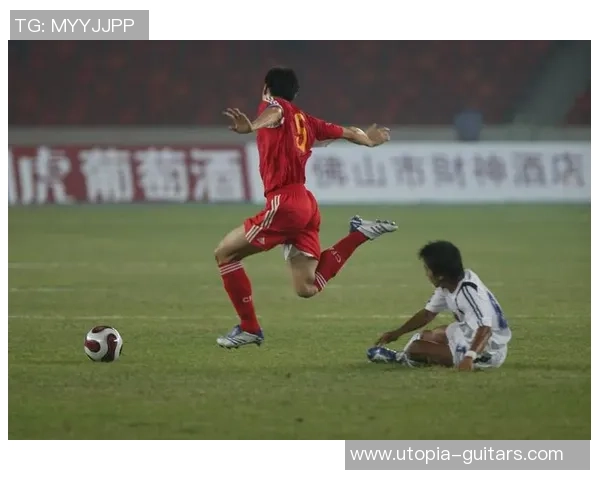 足球球星搞怪瞬间大盘点：笑料百出，球场外的另类魅力大揭密